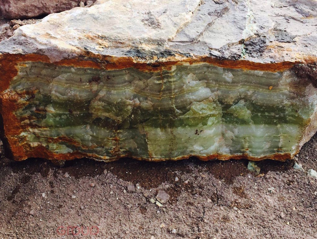 TGTX 514 - Cloudy Green Onyx & Teraonyx